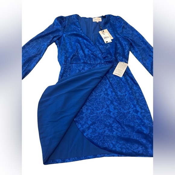 NWT Adelyn Rae Blue Longsleeve Dress Floral Pattern V-Neck Medium - Picture 7 of 10